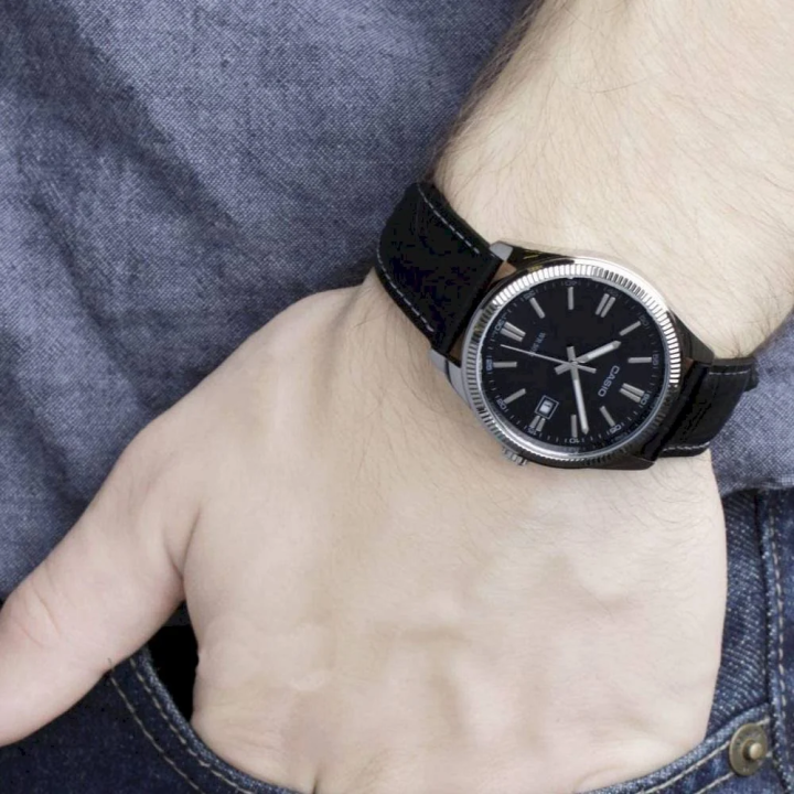 Orologio Casio Uomo MTP-1302L-1AVDF | Pelle Nera